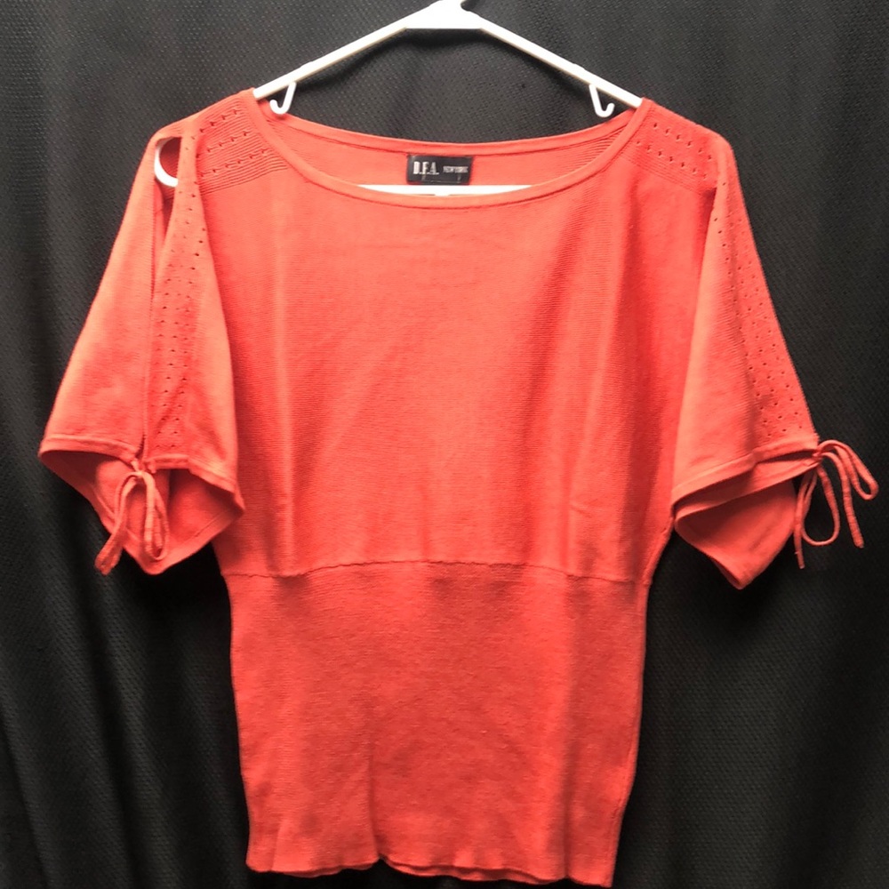 3 For $21 🙀 Salmon Colored Short Sleeve